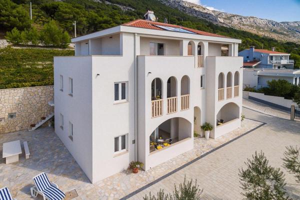Apartments White house, Забронировать Апартаменты/квартира Марусичи Окрестности Сплита