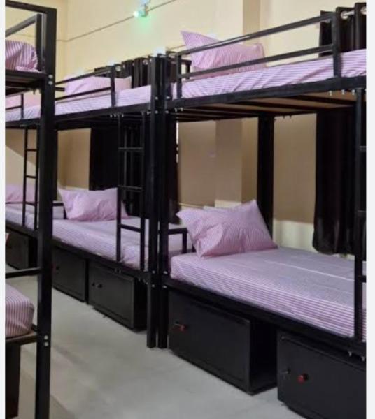 Sainik Dormitory and Room Service, Забронировать  Лакхнау штат Уттар-Прадеш