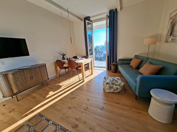 Villa Grappoli Apt MAGGIORE with lake view, Забронировать  Отели Пьемонта с парковкой, Парковка