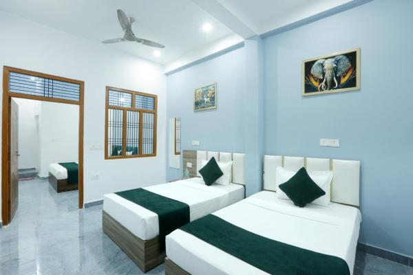 Viraj Guest House, Забронировать  Отели Айодхья 3 звезды, 3*
