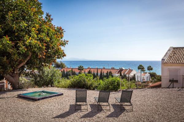 Beachside Villa by Playa de La Duquesa, Manilva, Costa del Sol, Забронировать  Манилва Коста-дель-Соль