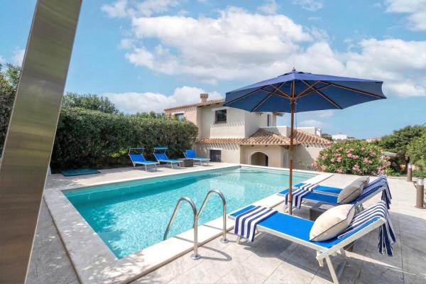 Villa Acquamarina - Piscina privata, Забронировать  Отели Sardinia North с бассейном, Бассейн