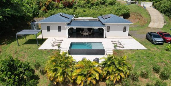 La Villa Serenity Pool, Забронировать  Отели Ламантен с парковкой, Парковка