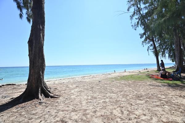 4BR Villa - 20 meters Walk - Flic en Flac beach, Забронировать  Отели Флик-ан-Флак с парковкой, Парковка