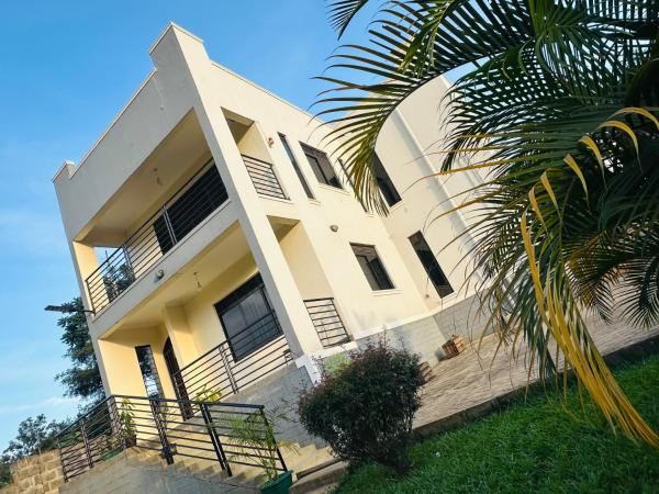 Ferienhaus in Uganda, Забронировать  Nsasa Центральная провинция
