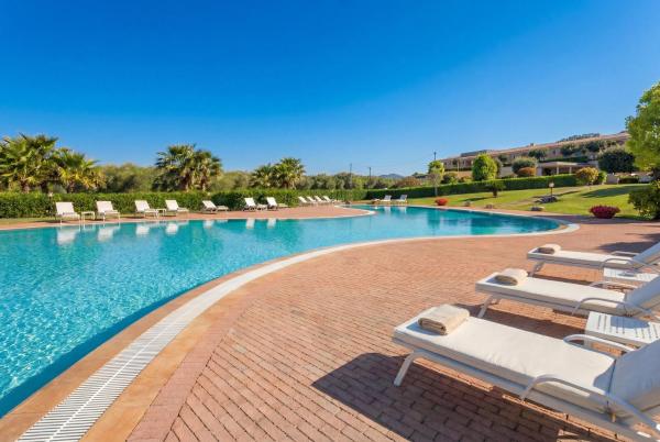 Suites Del Borgo, Забронировать Отель Ольбия Изумрудный берег