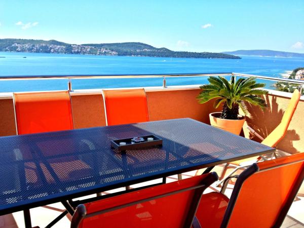 Apartments with parking space Seget Donji, Trogir - 18188, Забронировать Апартаменты/квартира Сегет Доньи Трогир