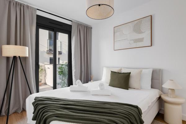 Dream House Gran Alacant, 3BR Heated Pool, Villa, FREE CAR Included 1euro per day, Забронировать  Отели Гран-Алаканта с парковкой, Парковка