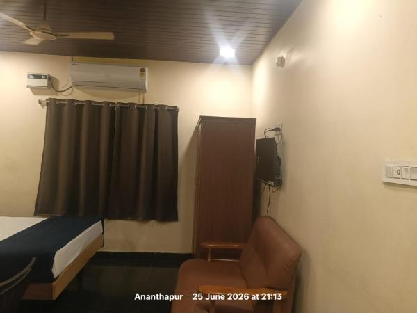 Vybhav Residency AC, Забронировать  Бизнес-отели штата Андхра-Прадеш, 4* 5*
