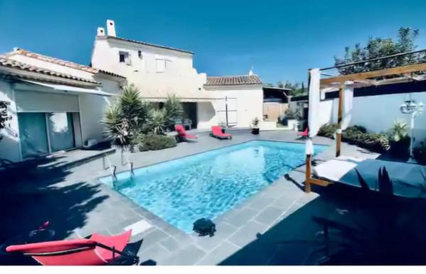 Villa au cœur de la Provence, Забронировать  Отели Истр с бассейном, Бассейн