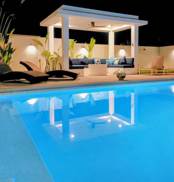 Modern 3 bedroom private pool villa near Fishermans Village, Забронировать  Отели Южного Таиланда с парковкой, Парковка