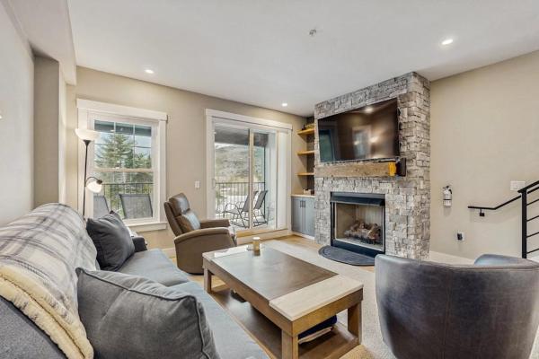 Adirondack Townhome - Overlooking Village Green, Забронировать  Уотервилл Вэлли Waterville Valley Resort