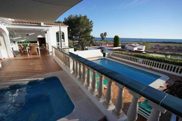 Stunning Sea View Villa with Pool - Casa Mirablau, Забронировать  Отели Менорки с бассейном, Бассейн