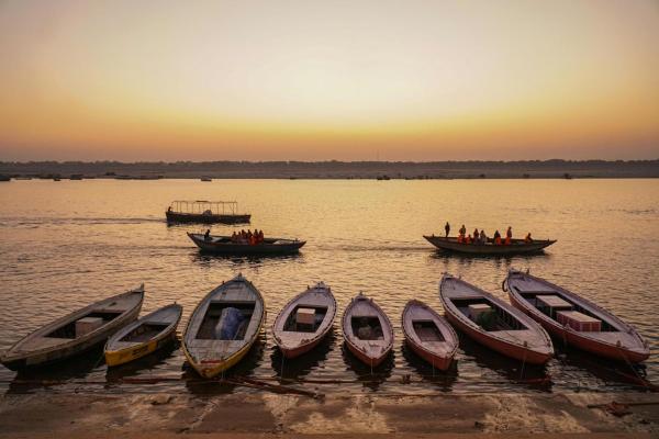 1 min from Dashashwamedh Ghat - River & Temple , Gr8 Service Guarantee, Забронировать  Варанаси штат Уттар-Прадеш