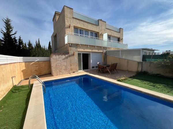 Villa Luma, Забронировать  Лес-Трес-Калес Каталония