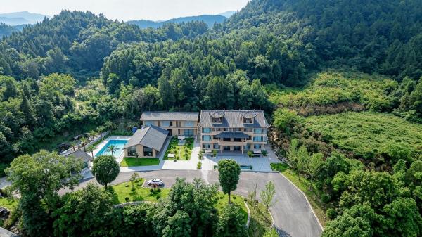 Chyanmu Hidden Village Retreat Near The Grand Canyon of Zhangjiajie and Yellow Dragon Cave With Local Culture Village Life Breakfast Quiet Wellness Escape for Urban Travelers Seeking Privacy and Peace, Забронировать  Чжанцзяцзе Хунань