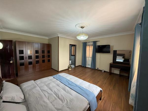 GuestHouse Mendrika, Забронировать  Отели Талата-Маты с парковкой, Парковка