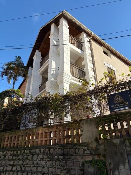 Andohalo Guest House, Забронировать  Антананариву Analamanga