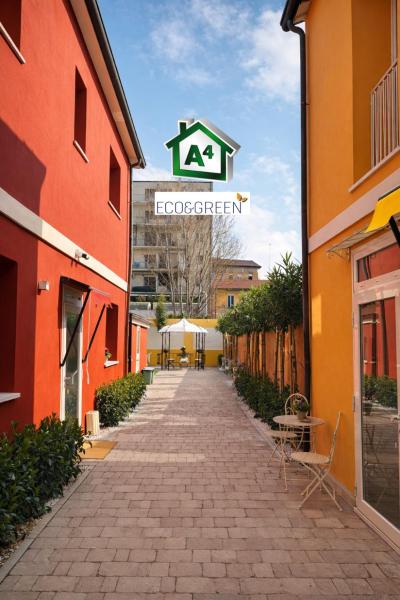 Residence Corte Bizantina, Забронировать  Отели Равенны с парковкой, рядом с Железнодорожный вокзал Равенна, Парковка