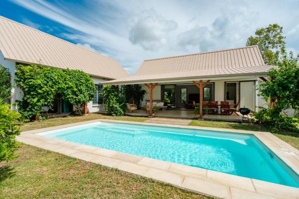 Villa Eden - 3 Chambres, Piscine Privée à 5min de la plage, Забронировать  Ривьер-Нуар Западное побережье Маврикия