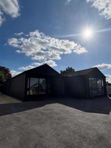 Rockview House & Villas Sleeps 30, 4 properties - 16 bed & outdoor sauna, Забронировать  Кашел 