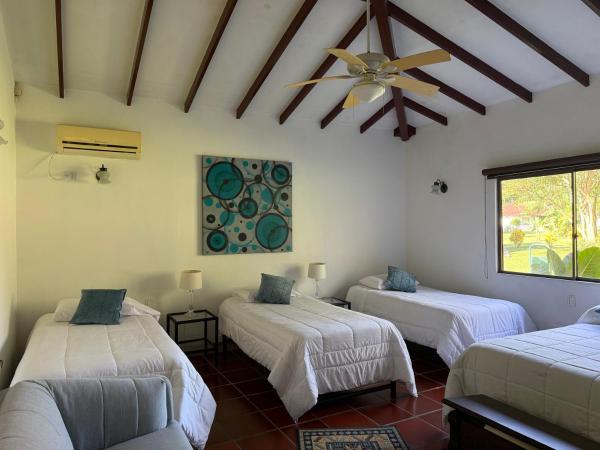 Finca Hotel Praga Campestre, Забронировать  Армения 
