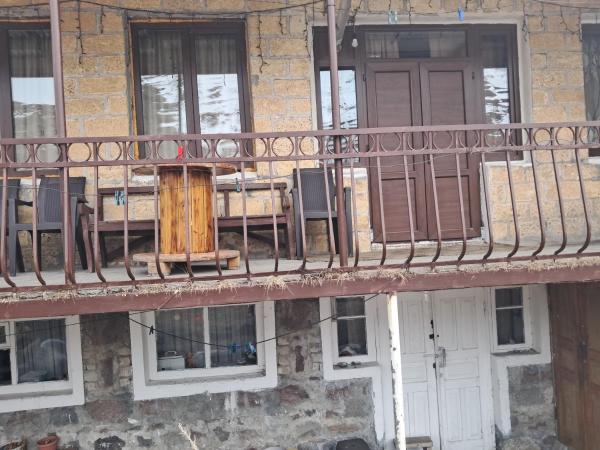 Hotel kazbegi1, Забронировать  Степанцминда Казбегский муниципалитет