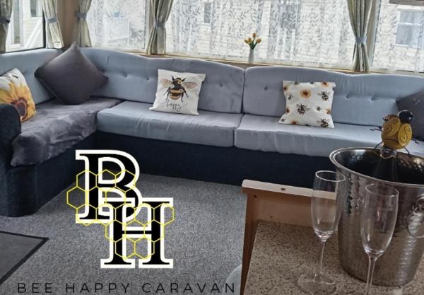 Bee Happy Caravan, Забронировать  Отели Абергейл с парковкой, рядом с Tir Prince Fairground, Парковка