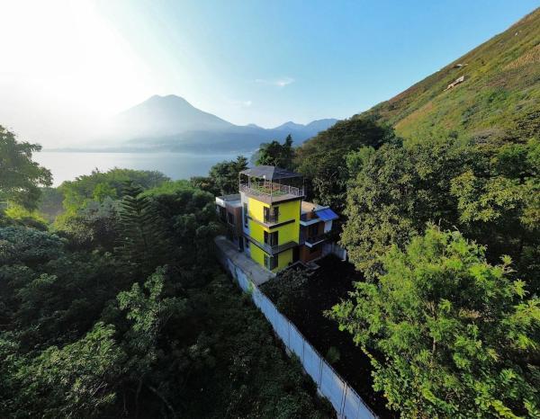 Villa Las Cristalinas Atitlan, Забронировать  Отели Солола с парковкой, Парковка
