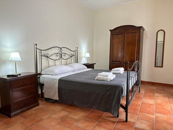 Locanda Del Castello Bed an Breakfast, Забронировать  San Panfilo dʼOcre 