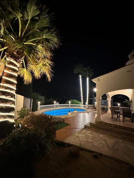 Villa Mara, Забронировать  Отели Кальпе с бассейном, Бассейн