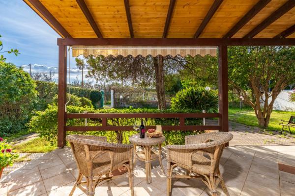 200m From the Sea, Villa with Garden, Pet Friendly, Забронировать  Куарту-Сант-Элена Южная Сардиния