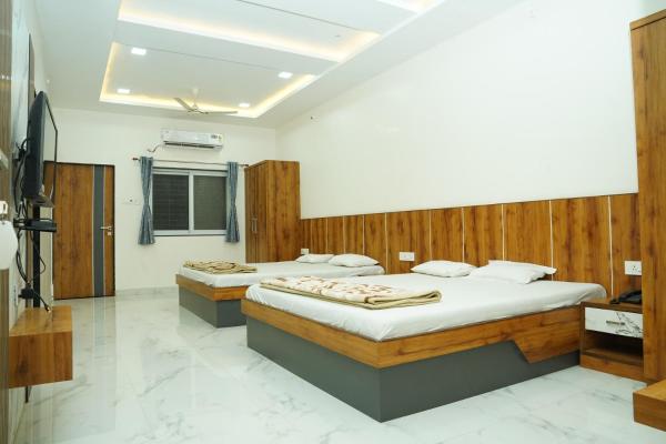 Hotel Shriram Nivas & Yatri Nivas, Забронировать  Отели штата Махараштры с завтраком, Завтраки