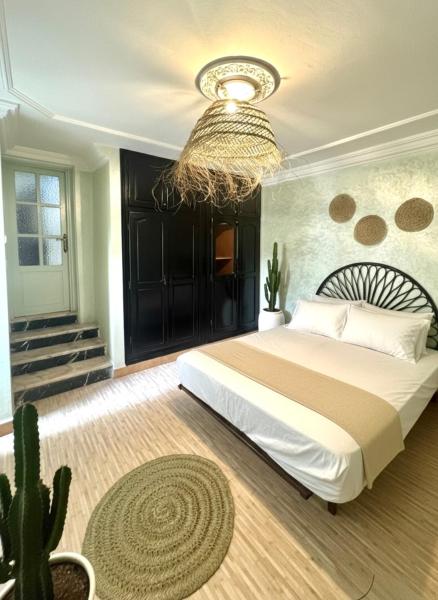 villa sultana guesthouse, Забронировать  Отели Агадира с парковкой, Парковка