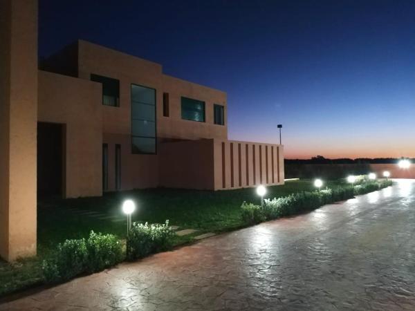 Villa Mariekech - Vue Atlas et Piscine Privée, Забронировать  Отели Loukid с бассейном, Бассейн