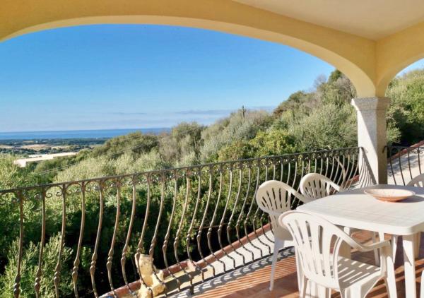 Panoramic SEA VIEW apartments in Badesi in Residence with pool, Забронировать Апартаменты/квартира Отели Бадези с парковкой, Парковка
