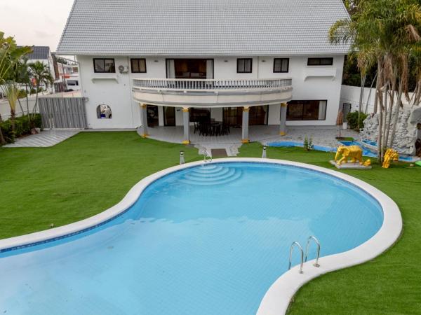 The Grand Aqua Mansion Pattaya -5BR Luxury Villa with Largest Private Pool, Забронировать  Нонг-Пру Паттайя