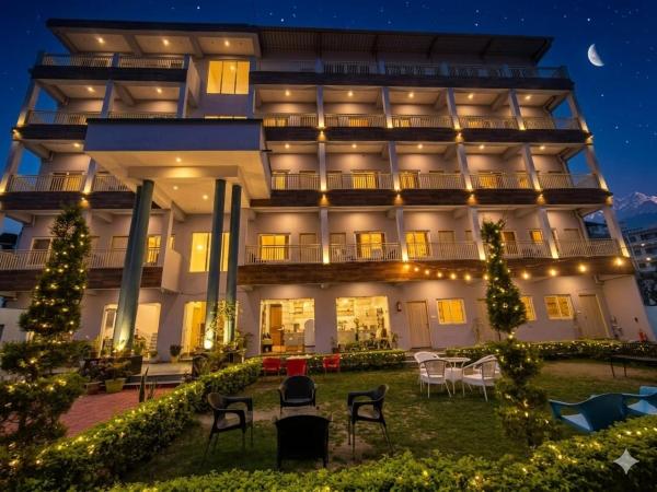 Hotel Govind Residency, Забронировать  Отели Махараштры 3 звезды, 3*