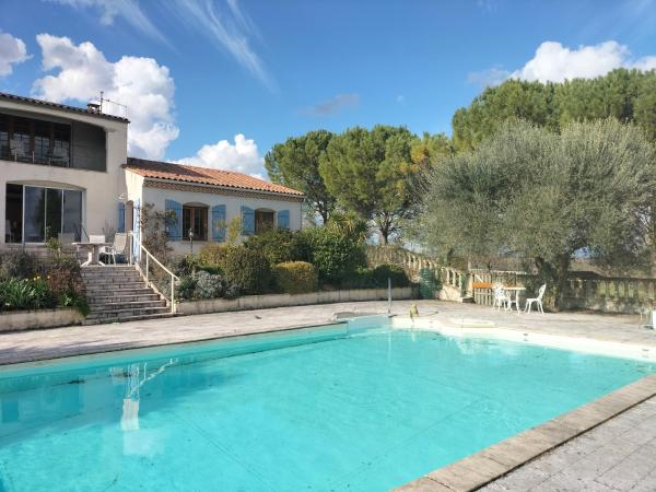 Villa Verona, Забронировать  Отели Cherves-de-Cognac с бассейном, Бассейн