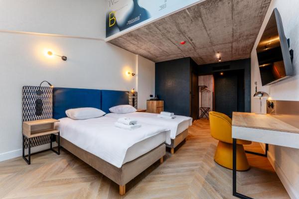 Art Queen Aparthotel, Забронировать  Отели Кракова 3 звезды, рядом с Суконные ряды, 3*