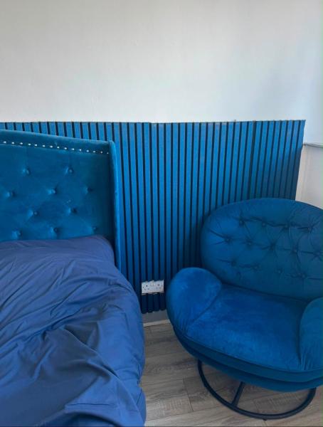 Spacious 5 Bedroom Home Near City Centre Sleeps 10, Забронировать  Отели Йоркширских вересковых поля с парковкой, Парковка