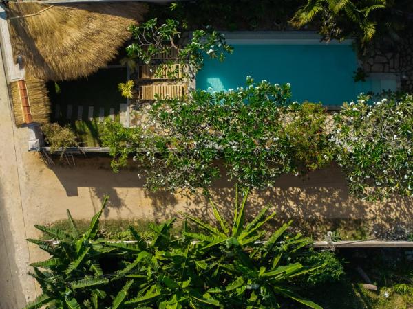 Anywaves Hotel, Забронировать  Отели Ахангама с бассейном, Бассейн