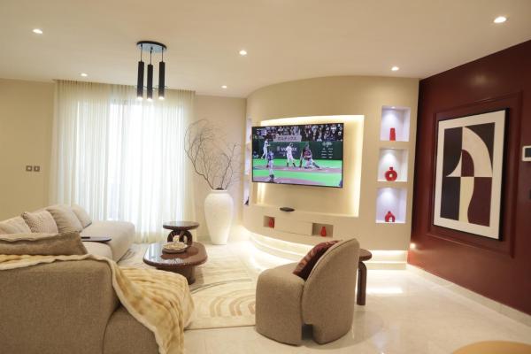 Allure by RVDliving, Забронировать  Отели Лагоса с бассейном, рядом с Пляж Bar Beach, Бассейн