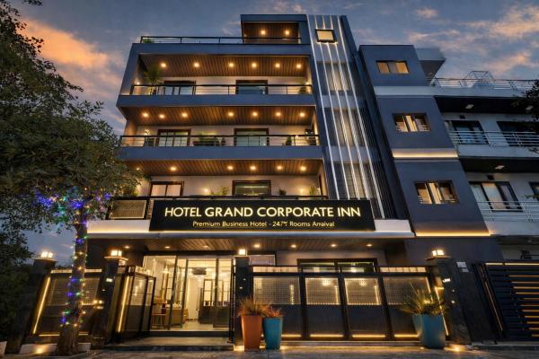 The grand corporate inn sec 51, Забронировать  Нойда штат Уттар-Прадеш