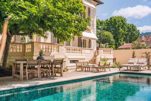 Villa les orangers, Забронировать  Отели Канне с бассейном, Бассейн