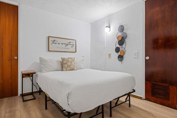 Castellana by Otium