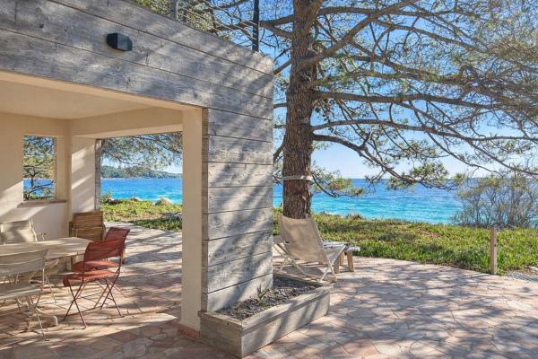 Villa Benedettu, Beachfront Villa Porto Vecchio, Забронировать  Леччи Корсика