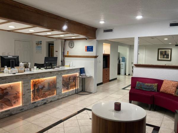 Woodward Inn & Suites, Забронировать  Вудвард Оклахома