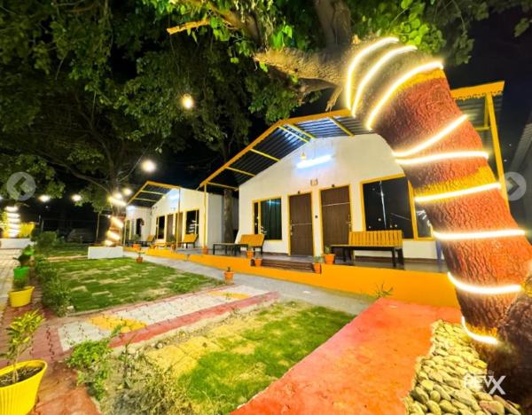 Tree Aura Retreat, Забронировать  Отели Ришикеш с парковкой, Парковка
