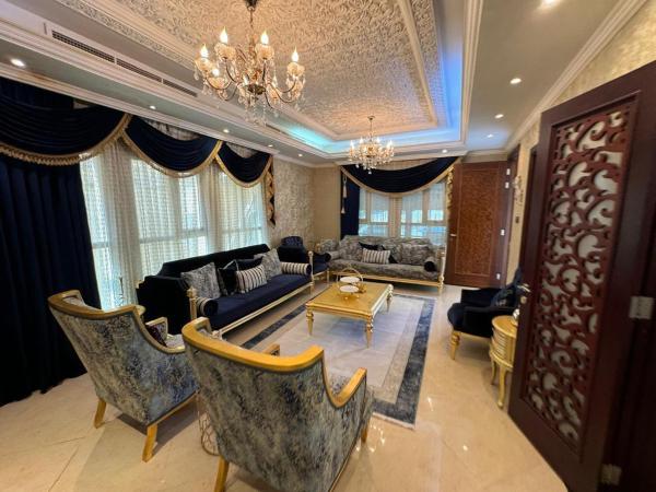 Luxury Royal Villa with 7 Master Suites, 预订  阿吉曼 阿拉伯联合酋长国